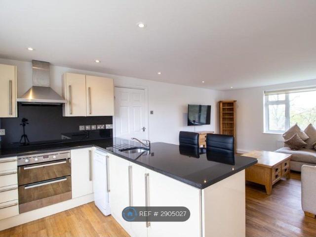 Cuffley, Potters Bar EN6, 3 bed flat to rent, £1,800 pcm | PrimeLocation