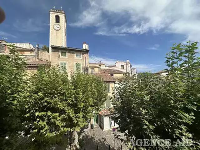 Cuges les Pins 13780 Location appartement 3 pièces t3 au dernier étage