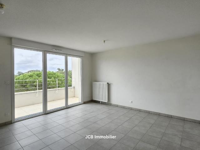 CUGNAUX T2 récent avec terrasse et parkings