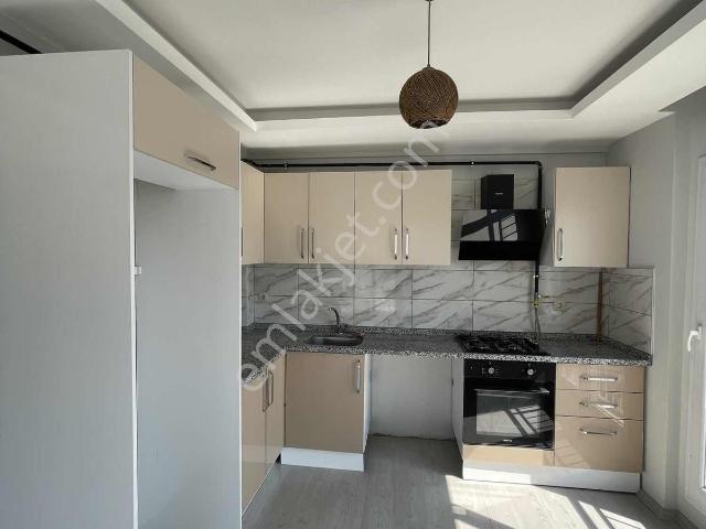 Cukurovafırın Arkası 2bloklu Sıtede Ebeveyn Ve Gıyınme Odalı 2+1