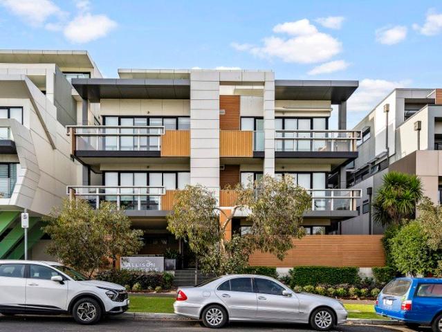 Cultured Style, Impressive Space & Stunning Sunsets
