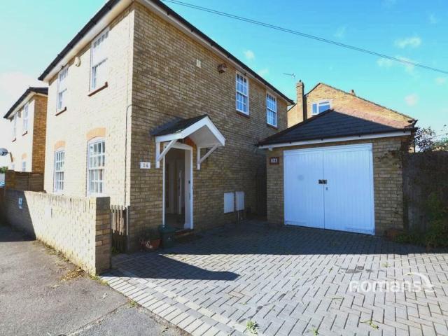 Culvert Lane, Uxbridge UB8, 3 bed semi detached house to rent, £2,200 pcm | PrimeLocation