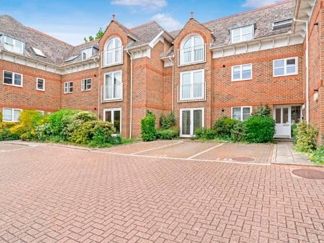 Culverden Park Road, Tunbridge Wells TN4, 2 bed flat to rent, £1,425 pcm | PrimeLocation