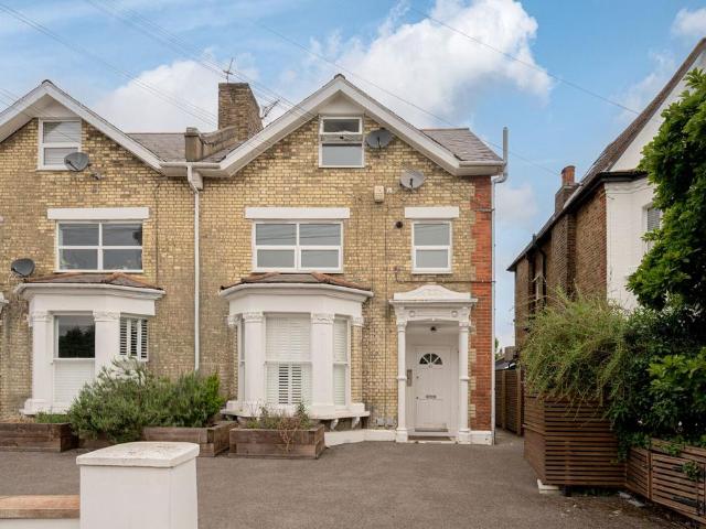 Culverden Road, Bedford Hill, London. 1 bed flat to rent £2,701 pcm £623 pw