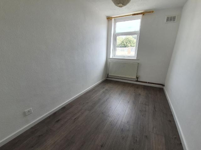 Culworth Court, Coventry CV6, 2 bed flat to rent, £725 pcm | PrimeLocation