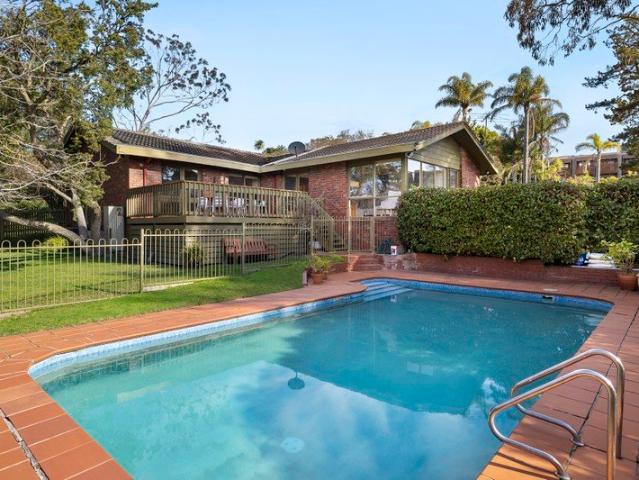 Cul de Sac Classic Serenity on Over 2/3 Acre