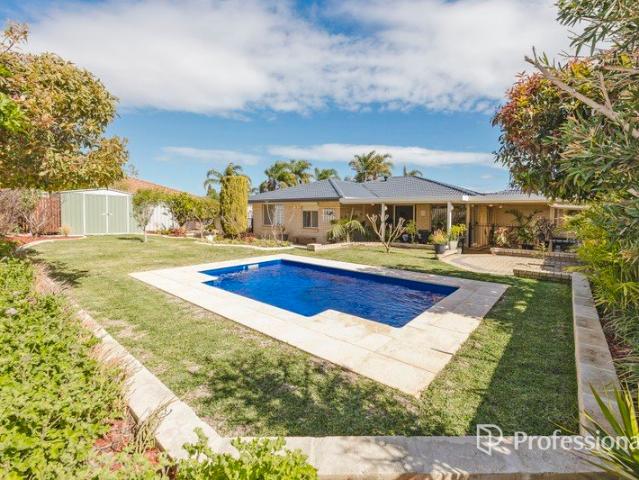 CUL DE SAC FAMILY HOME WITH A POOL