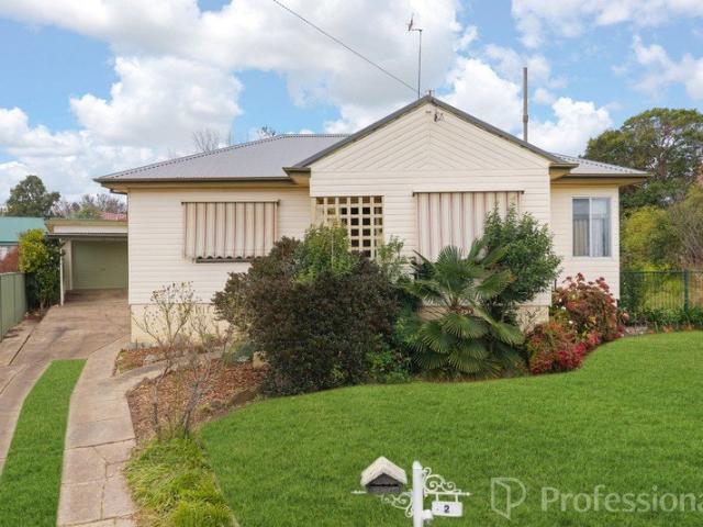 CUL DE SAC HOME WITH ENDLESS POTENTIAL