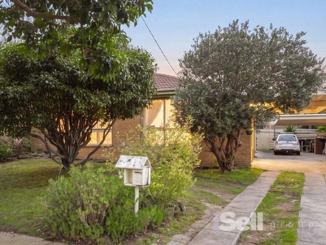 CUL DE SAC TRANQUILLITY WITH REDEVELOPMENT POTENTIAL