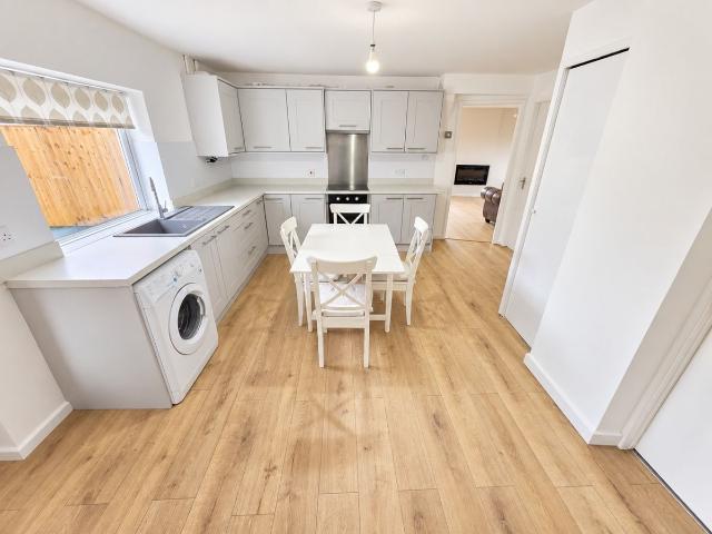 Culcheth, Warrington, Cheshire WA3, 2 bed flat to rent, £925 pcm | PrimeLocation