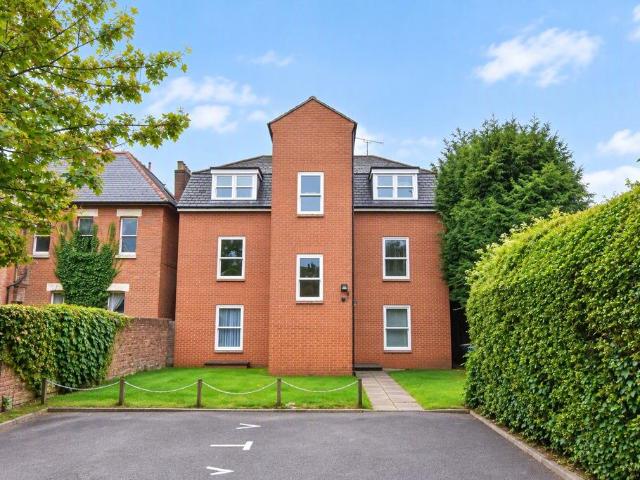 Cullens Mews, Aldershot GU11 1 bed apartment to rent £1,050 pcm £242 pw