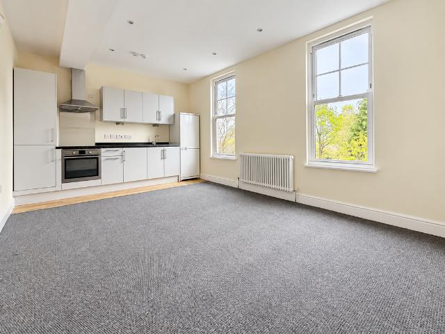 Cullesden Road, Kenley CR8, 2 bed flat to rent, £1,525 pcm | PrimeLocation