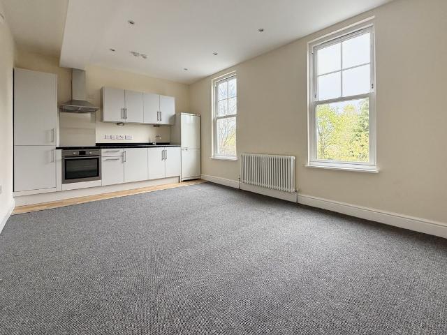 Cullesden Road, Kenley CR8, 2 bed flat to rent, £1,525 pcm | PrimeLocation