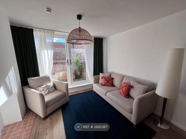 Culloden Street, Glasgow G31, 2 bed flat to rent, £1,250 pcm | PrimeLocation
