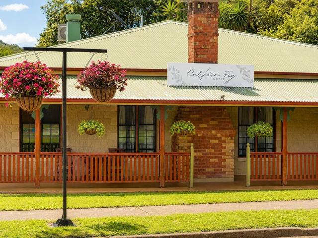 CURTAIN FIG MOTEL YUNGABURRA QLD