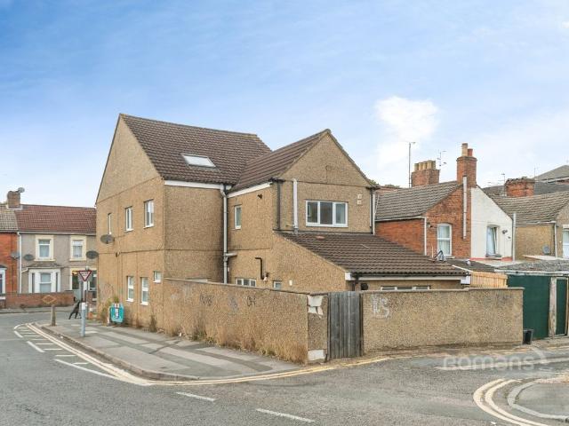 Curtis Street, Swindon SN1, 2 bed flat to rent, £1,050 pcm | PrimeLocation