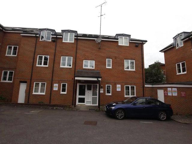 Curtis Street, Swindon, Wiltshire, SN1 2 bed apartment to rent £1,150 pcm £265 pw