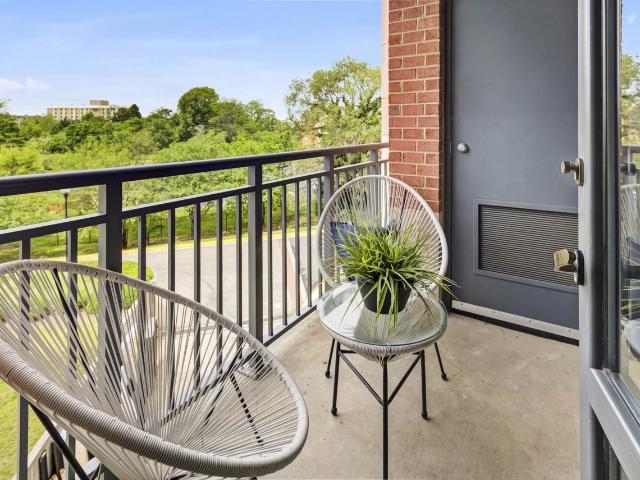 Curve 6100 1 Bedroom Apartment for Rent at 6100 Lincolnia Rd, Alexandria, VA 22312