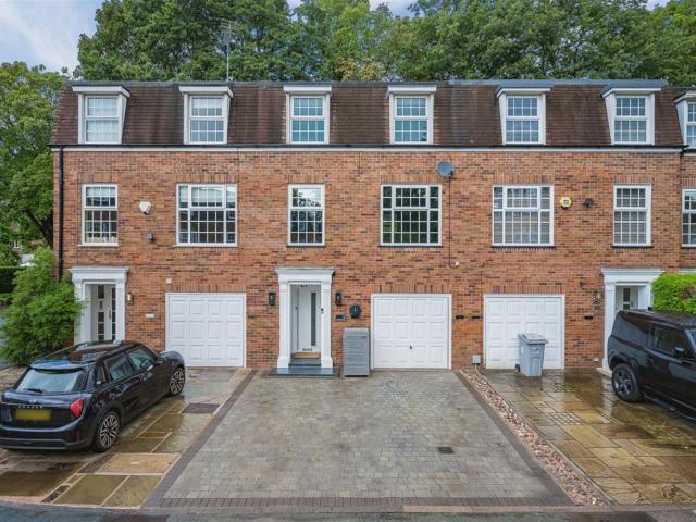 Curzon Mews, Wilmslow, 4 bedroom, Mews