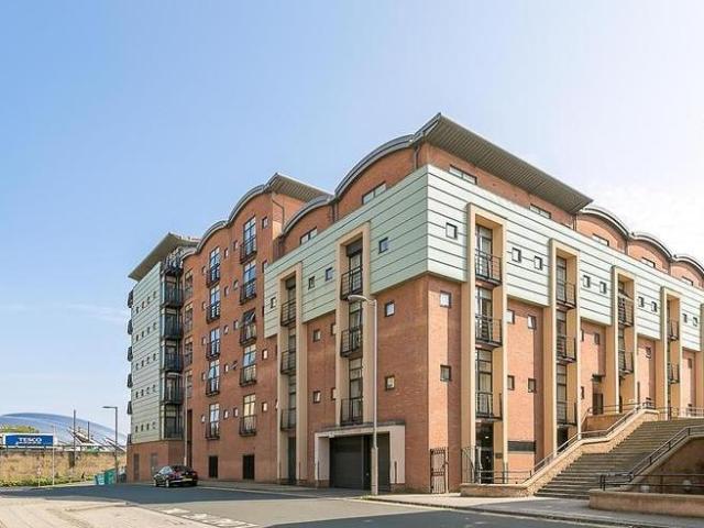 Curzon Place, Gateshead, NE8 2 bed apartment to rent £950 pcm £219 pw