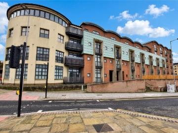 Curzon Place, Gateshead NE8, 2 bed flat to rent, £1,050 pcm | PrimeLocation
