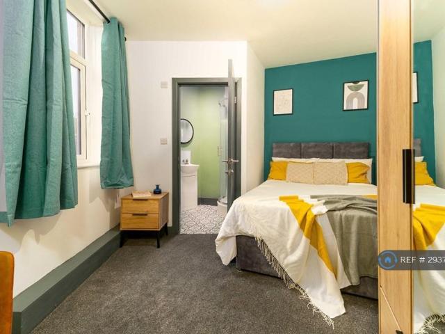 Curzon Road, Bolton, BL1 1 bed in a house share to rent £675 pcm £156 pw
