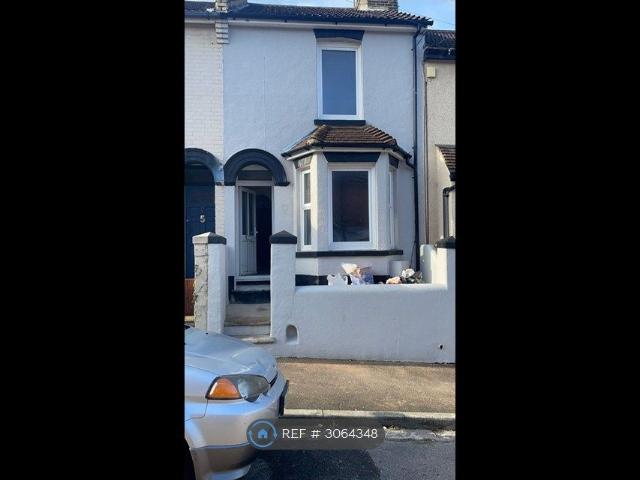 Curzon Road, Chatham ME4, 3 bed terraced house to rent, £1,350 pcm | PrimeLocation