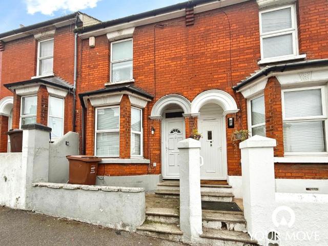 Curzon Road, Kent ME4 3 bed terraced house to rent £1,300 pcm £300 pw