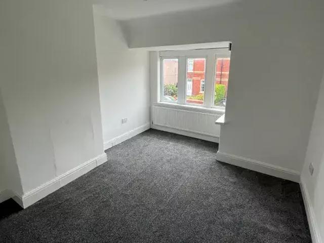 Curzon Road, Lytham St. Annes FY8 3 bed terraced house to rent £950 pcm £219 pw