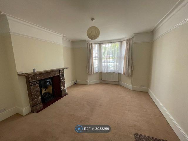 Curzon Road, Maidstone ME14, 1 bed flat to rent, £995 pcm | PrimeLocation