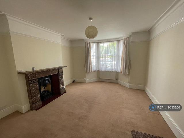 Curzon Road, Maidstone, ME14 1 bed flat to rent £995 pcm £230 pw