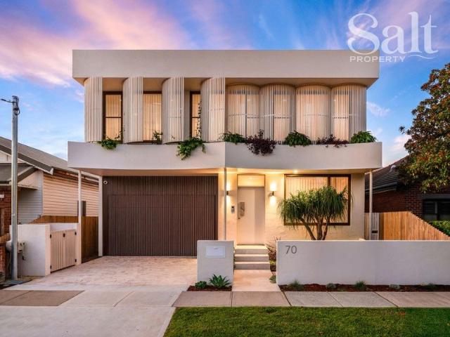 Curated Luxury in a Blue Chip Beachside Pocket