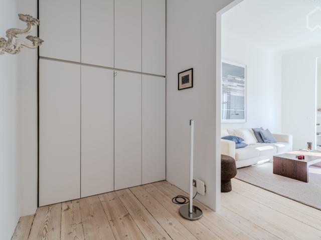 Curated period apartment with designer kitchen, near Ku'damm