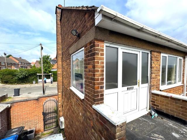 Curbar Curve, Inkersall, Chesterfield, Derbyshire S43, 2 bed flat to rent, £625 pcm | PrimeLocation