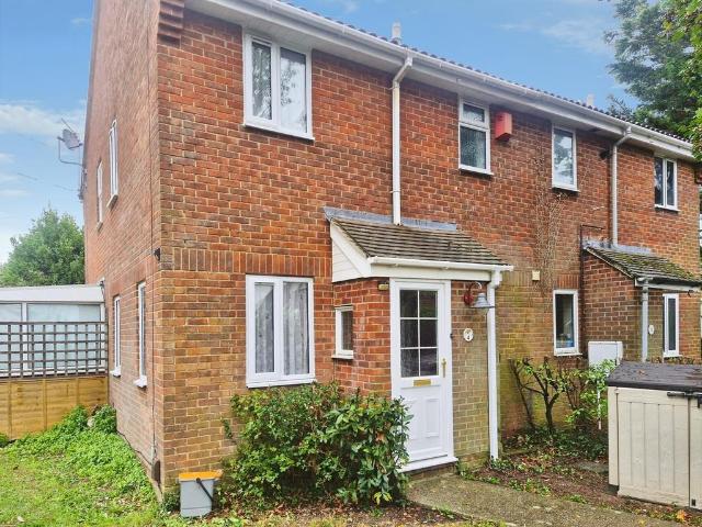 Curlew Drive, Fareham, PO16 1 bed house to rent £950 pcm £219 pw