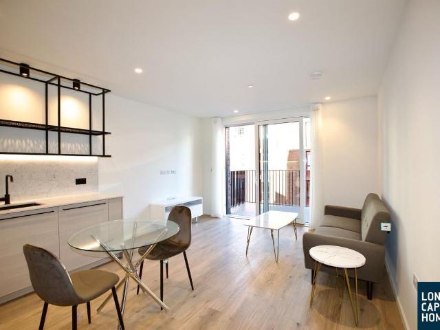 Curlew House, 1 Hawser Lane, London E14, 1 bed flat to rent, £2,000 pcm | PrimeLocation