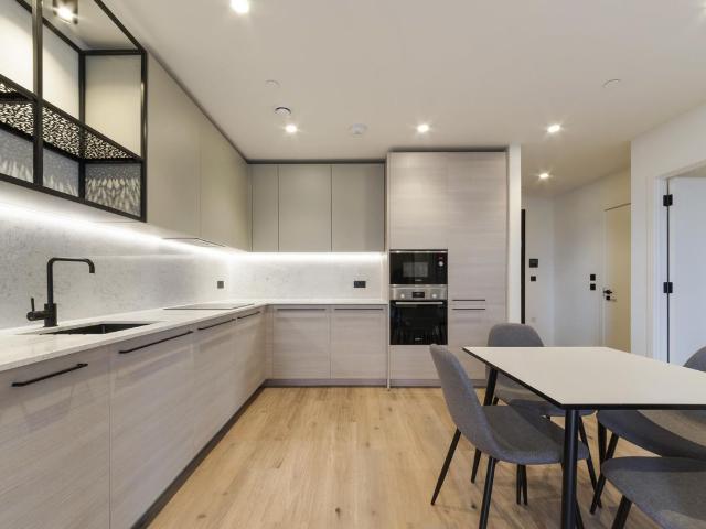 Curlew House, Poplar Riverside, London E14, 1 bed flat to rent, £2,210 pcm | PrimeLocation