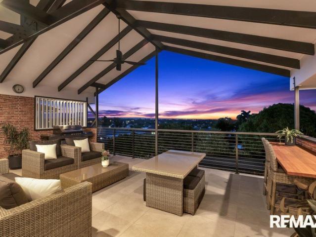 Currimundi Hilltop Retreat | Ocean Views & Dual Living Flexibility