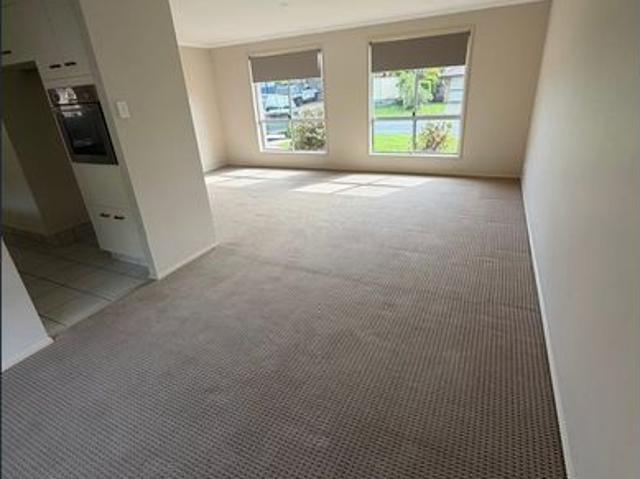 Currumbin Waters 3 Bed 2 Bath Home 2 Garages $1100/wk Pets OK