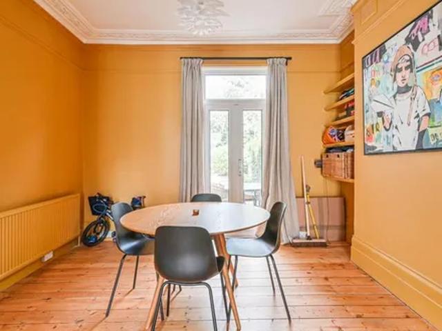 Currys, Masey Mews, London, SW2 1DN, United Kingdom | 4 bed house for rent #138931143 | Rentberry
