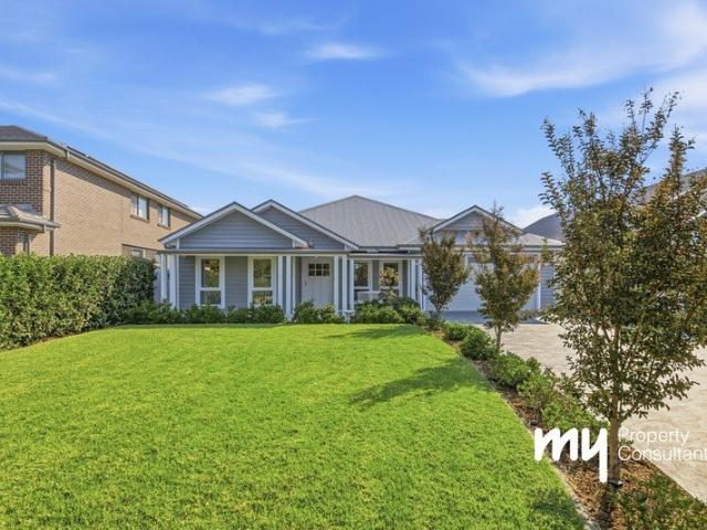 Custom Build. Golf Course Outlook. Expansive 1020m² Block