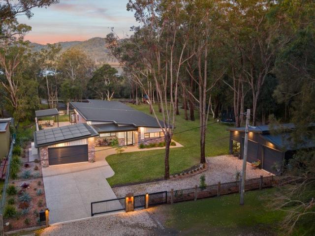 Custom Built Family Lifestyle Home on 1 Acre of Bush Paradise