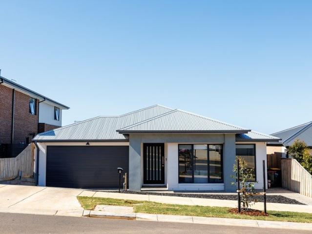 CUSTOM BUILT HOME WITH SPACE, STYLE & MODERN CHARM