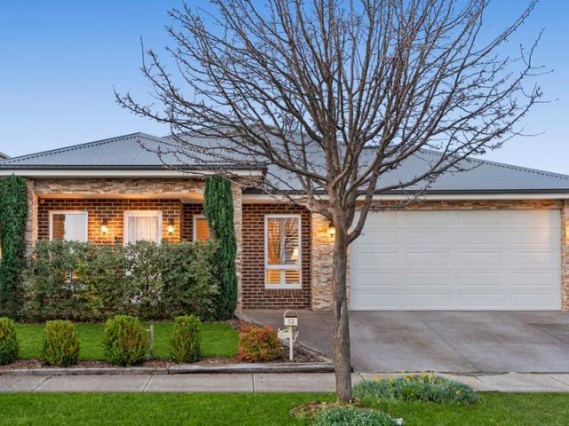 CUSTOM BUILT HAMPTONS CHARM WITH EXCEPTIONAL FAMILY SPACE