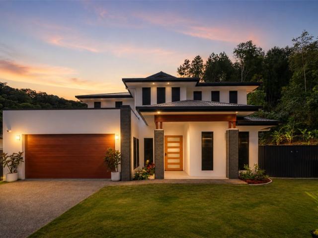 Custom Built Luxury in Exclusive Freshwater Pocket