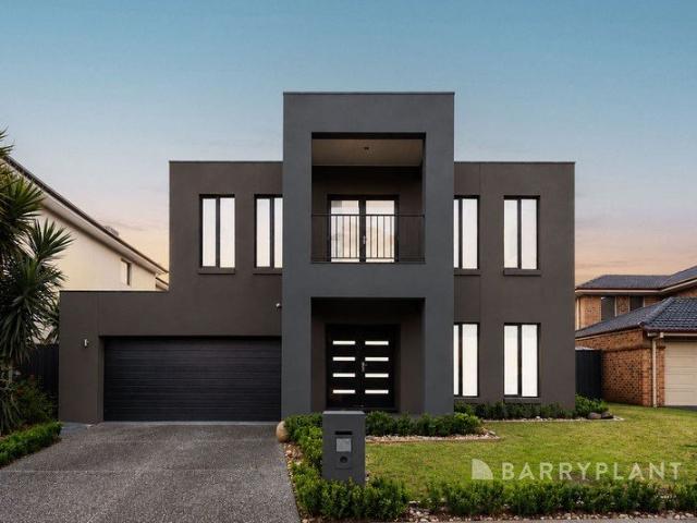 Custom Built Luxury in Prestigious Waverley Park!