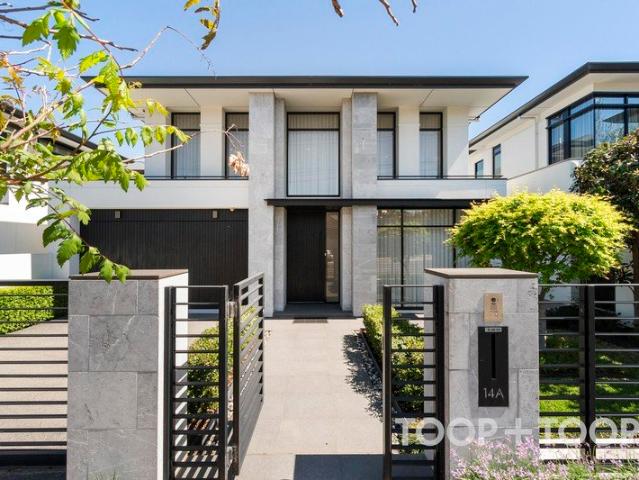 CUSTOM BUILT LUXURY WITH EFFORTLESS WALKERVIILLE PRESTIGE SET ON 686SQM APPROX