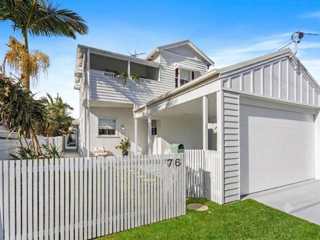 Walk to Waterfront, Golf Course & Village. 2024 low maintenance built home