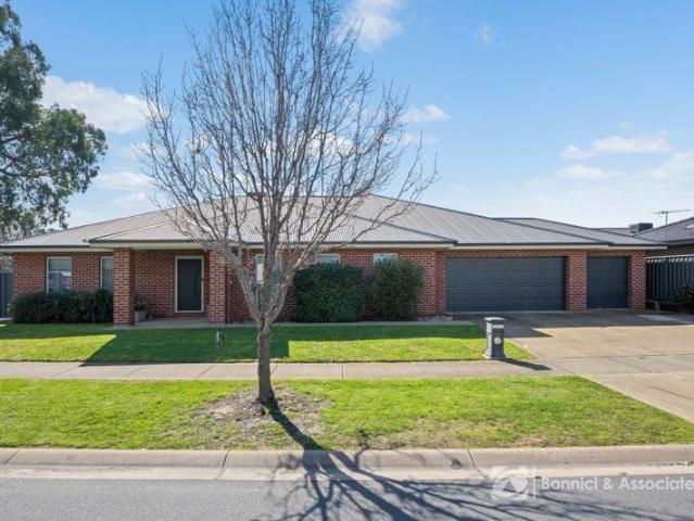 CUSTOM BUILT SOUTHERN VALE HOME IN KILLARA