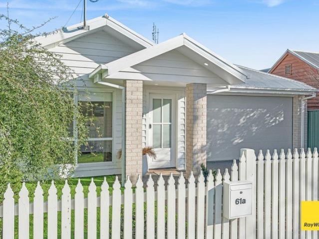 Custom Built Quality & Modern Comfort in Prime Eaglehawk Location